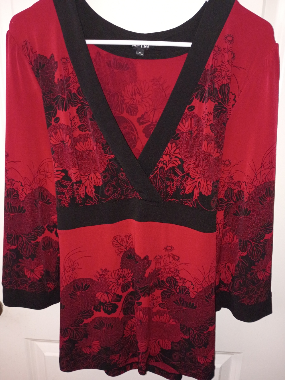 Apt. 9 Red and Black V-Neck Floral Tunic